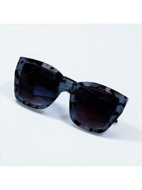 AIRE Oversized Tortoiseshell Sunglasses Square Brown Gradient Trendy Chic